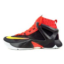 【骑士詹姆斯球鞋】最新最全骑士詹姆斯球鞋搭