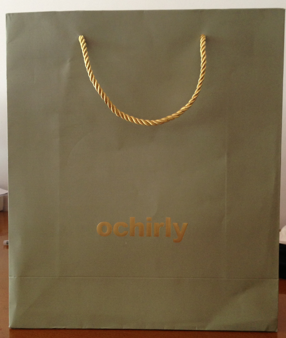Женский пуховик Ochirly 1124331940 2012 Умеренный 91 и более белого утиного пуха Ажур Рукав-волан % Короткая (40 см<длина одежды≤50 см) Женский пуховик Ochirly 1124331940 2012 Осень 2012 Милый 91 и более белого утиного пуха Ажур Молния % Умеренный