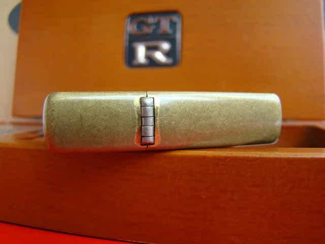 Зажигалка Zippo Оригинальные аутентичные подлинной Zippo зажигалка 1993 Nissan GT-r автомобиль деревянной коробке набор из трех Посвященным Чистая медь, Серебро Зажигалка Zippo Оригинальные аутентичные подлинной Zippo зажигалка 1993 Nissan GT-r автомобиль деревянной коробке набор из трех Посвященным Чистая медь, Серебро