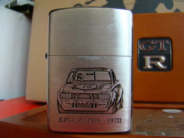 Зажигалка Zippo Оригинальные аутентичные подлинной Zippo зажигалка 1993 Nissan GT-r автомобиль деревянной коробке набор из трех Посвященным Чистая медь, Серебро Зажигалка Zippo Оригинальные аутентичные подлинной Zippo зажигалка 1993 Nissan GT-r автомобиль деревянной коробке набор из трех Посвященным Чистая медь, Серебро