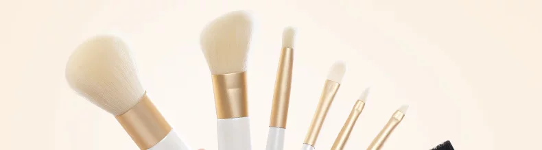 专业级化妆套刷，打造精致妆容