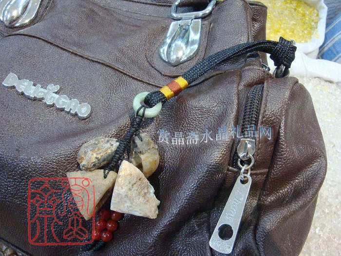Бижутерия 迷你天然玛瑙洞摆件 招财玛瑙聚宝盆挂件钥匙扣链吊坠包挂手机坠 Бижутерия 迷你天然玛瑙洞摆件 招财玛瑙聚宝盆挂件钥匙扣链吊坠包挂手机坠