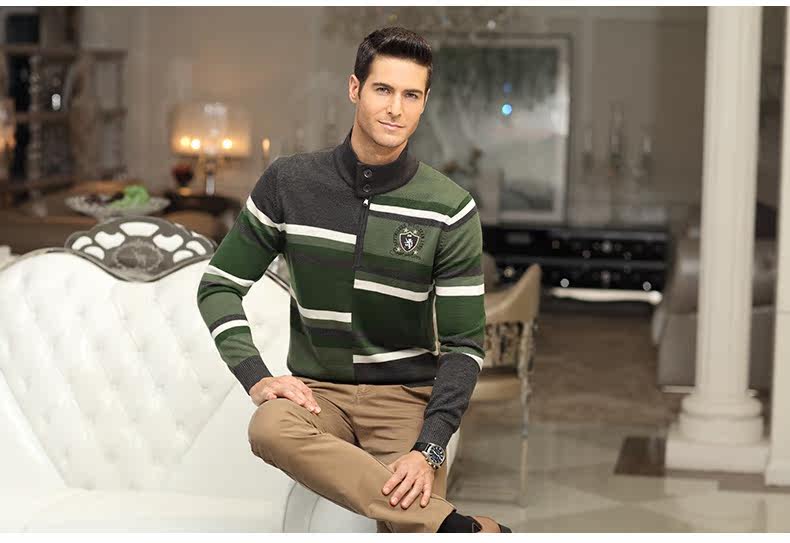 七匹狼羊毛衫 <em>男士</em>立领<em>毛衣</em> <em>条纹</em>半高拉链 休闲