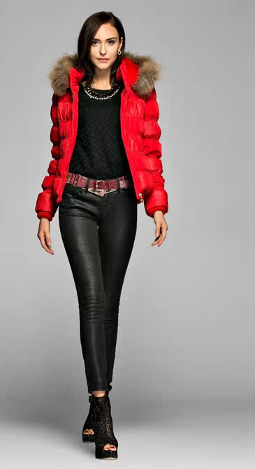 Женский пуховик VERO MODA 312423002 VM Утеплённая модель 61 -70 белый утиный пух С меховым воротником % Классический рукав % Короткая (40 см<длина одежды≤50 см) Женский пуховик VERO MODA 312423002 VM Повседневный Полиэстер 61 -70 белый утиный пух С меховым воротником % Супат % Утеплённая модель