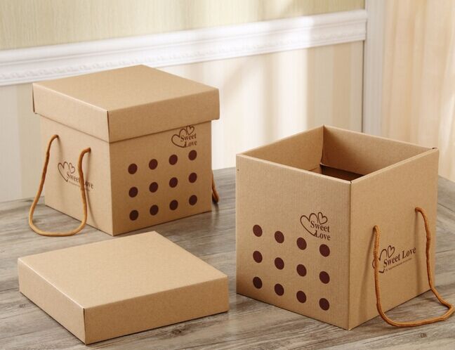零食礼包盒正方形牛皮纸盒子手提式水果礼盒生日礼物包装盒收纳盒