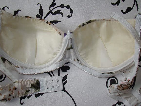 桑蚕丝<em>胸罩</em>/<em>真丝</em>内衣内裤/<em>真丝文胸</em>套装/紫豹<em>花</em>