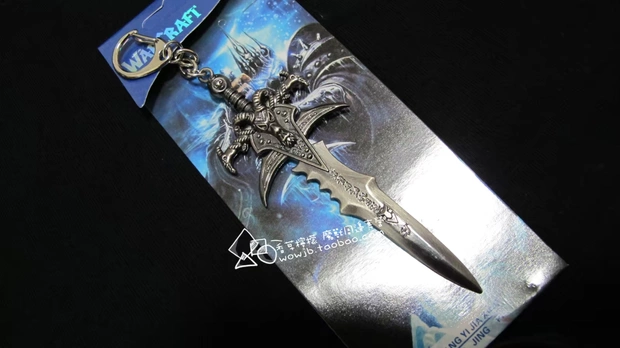 [Three Crown] Các sản phẩm ngoại vi của World of Warcraft WOW Frostmourne Knife Buckle World of Warcraft Key Chain - Game Nhân vật liên quan