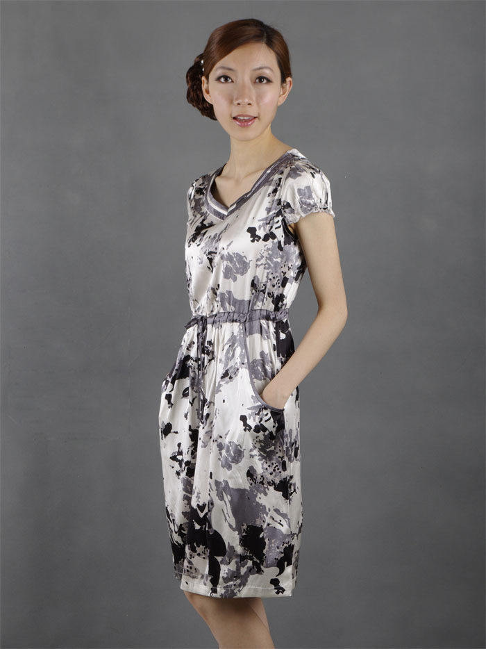 【<em>评价</em>】枉凝眉 高档真丝裙 2011专柜正品 夏款