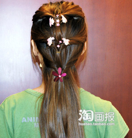 <em>小女孩扎头发</em>的方法长假出游~适合不同场合的