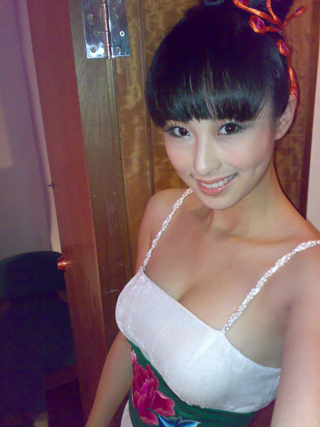 中国第一美女车模!兽<em>韩国女星solbi照片</em>兽罕见