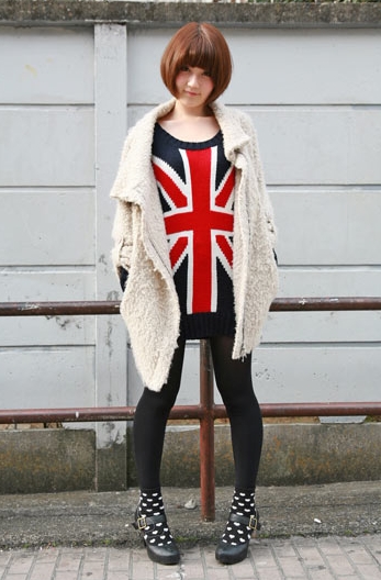 <em>椭圆形脸</em>适合的<em>发型</em>春日街拍帽子发带齐上阵_