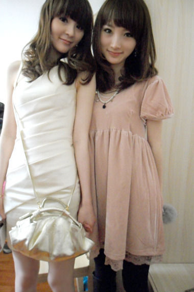 <em>网络红人</em>-80后人气<em>姐妹花</em>家居私照 - <em>网络红人</em>