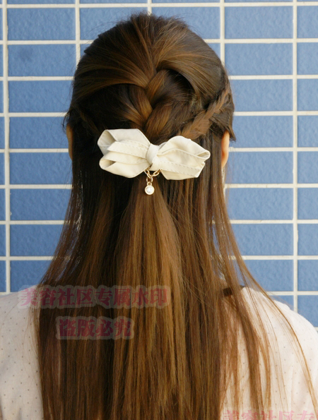 【<em>梳头</em>】编发狂潮 简童花头单DIY人人都能变身