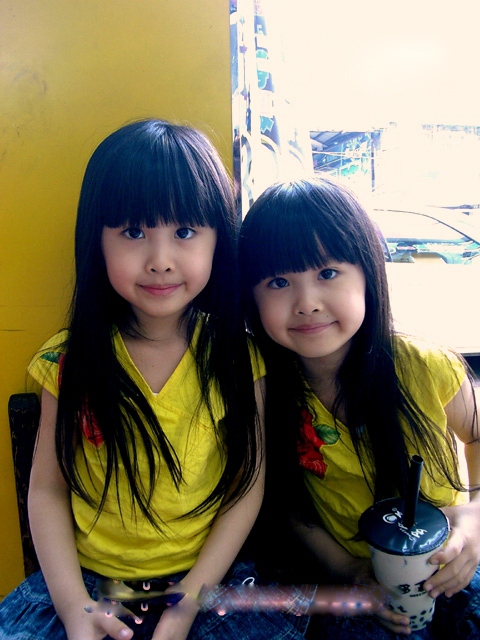 <em>台湾双胞胎姐妹</em>。幕后黑客闯入。意外,爆红网