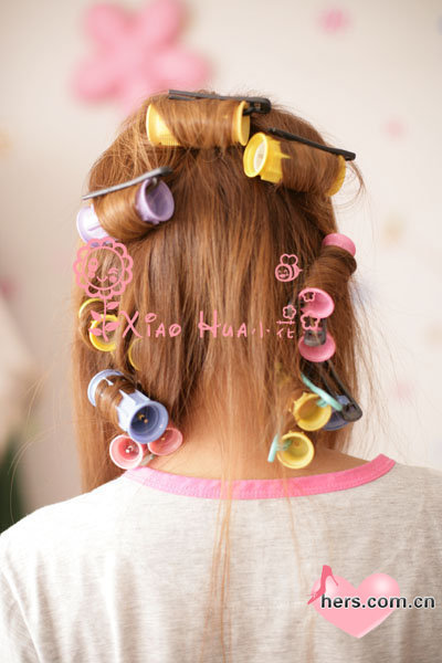 女生<em>烫发发型图片小花</em>可爱的卷发详细教程_fw