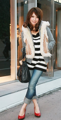 <em>椭圆形脸适合</em>的<em>发型</em>春日街拍帽子发带齐上阵_