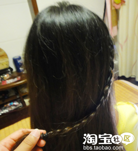 盘发2011年流行的<em>中长发发型图片</em>夏末初秋三