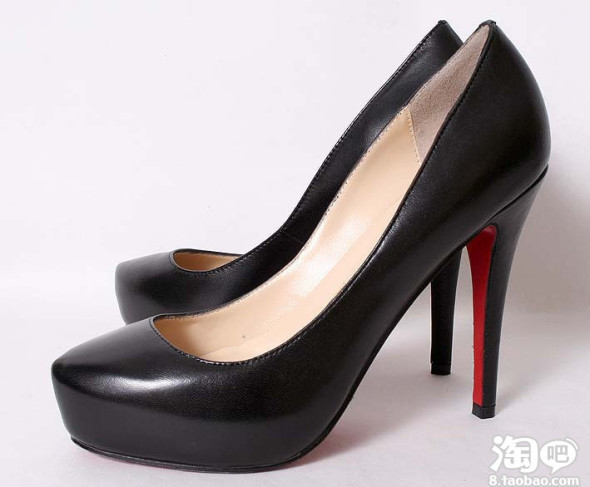 黑色的高跟单鞋夏季如何搭配? 鞋型类似下图,