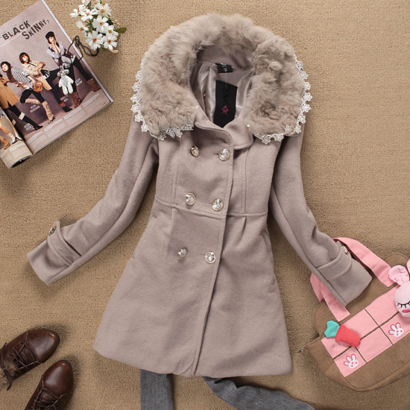 【求购】驼色或卡其色带兔毛领帽子呢子大衣1