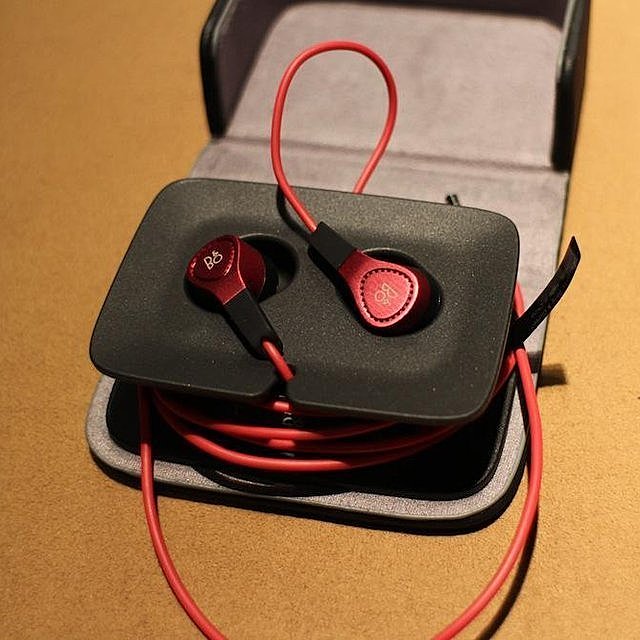 丹麦B&amp;O BEOPLAY H3轻金属入耳式耳机