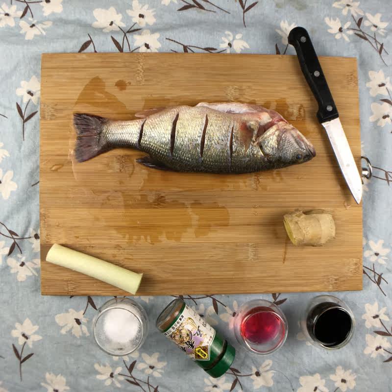 简单又美味之烤箱烤鲈鱼