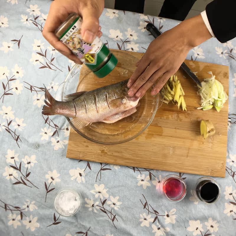 简单又美味之烤箱烤鲈鱼