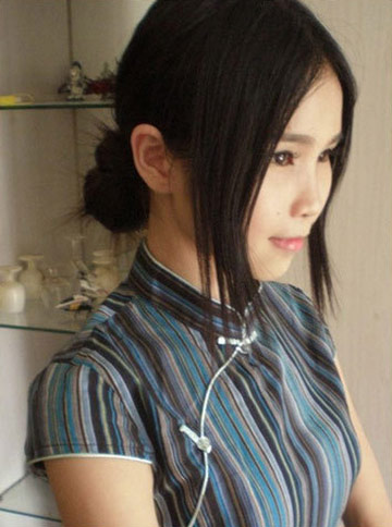 <em>小龙女</em>再现三款优雅古典<em>怎样</em>扎发型盘发_kc2