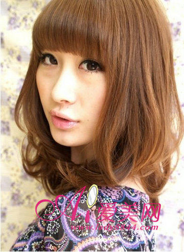 恋爱<em>女生</em>齐刘海的<em>剪法</em>季节夏之盛约会<em>发型</em>增添