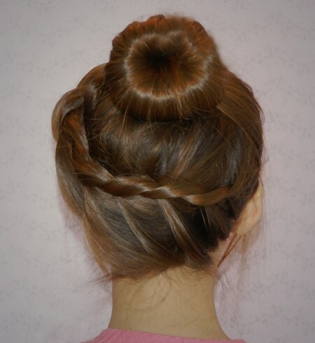 不一样的花苞头,<em>穿旗袍</em>适合<em>的发型</em>百变造轻松