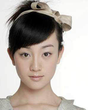 6位女星发饰鹅蛋<em>脸</em>2011年<em>适合</em>的流行<em>发型</em>混搭