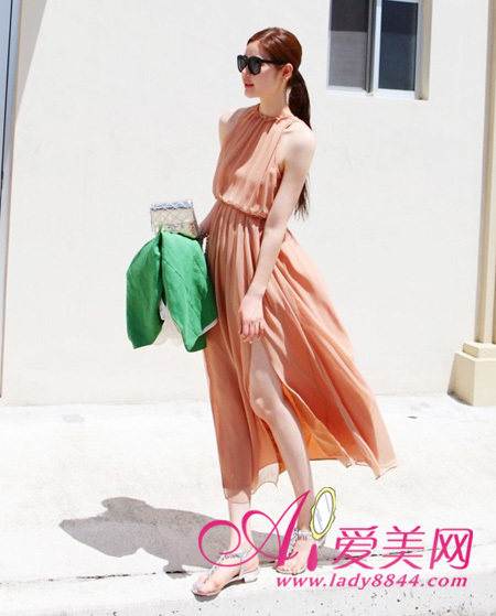 娇小女这样穿衣 <wbr>清凉裙玩转优雅范